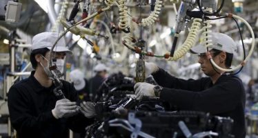 Yen Turns Weak on Poor BSI Manufacturing Index Data