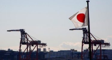 Widened Trade Deficit Turns Canadian Dollar Weak