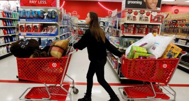 Greenback Remains Weak On Decline In Retail Sales