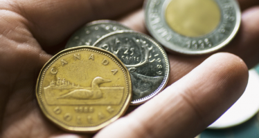 Canadian Dollar Turns Weak On Oil Rout