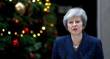 Pound Strengthens As Theresa May Survives Confidence Vote