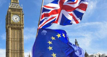 Pound Down On Poor Retail Sales Data
