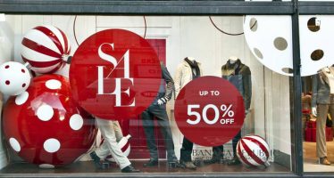 US Retail Sales Record Biggest Decline Since 2009