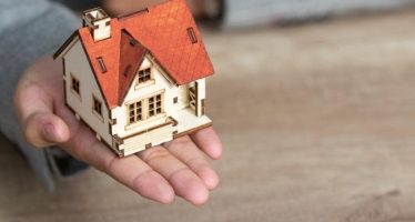 Aussie Down On Deterioration Of Consumer Sentiment