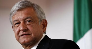 Mexican Peso Weakens As Economy Contracts 0.2% in Q1