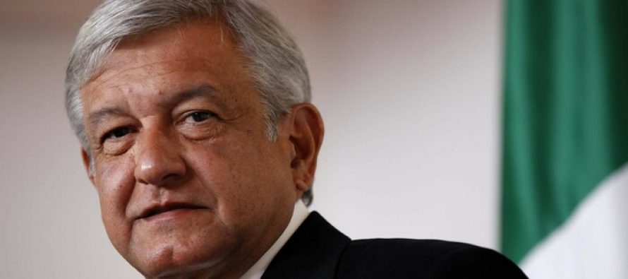 Mexican Peso Weakens As Economy Contracts 0.2% in Q1