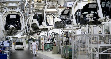 Euro Remains Weak Despite Strong German Trade Surplus Data