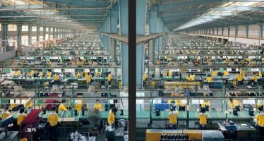 Yuan Down on 17-yr Low Industrial Production Growth Rate