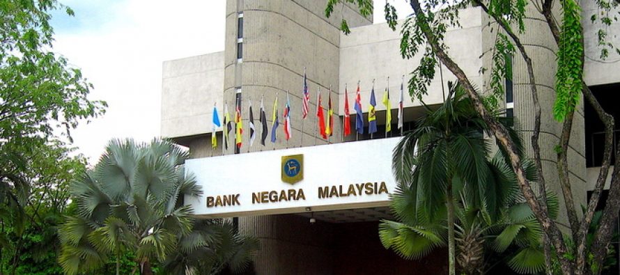 Malaysian Economic Growth Tumbles to Decade Low