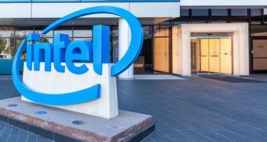 Intel Beats Q2 Estimates but Issues a Weak Q3 Outlook