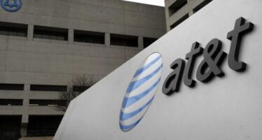 AT&T Beats 1Q Estimates, Adds 595 000 Mobile Subscribers