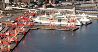 Canada Current Account Surplus Surges to C$3.60 Billion