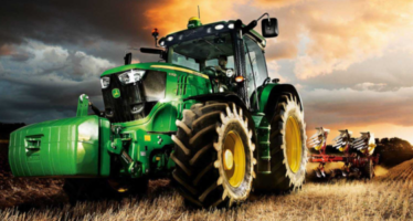 Deere Beats Third Quarter Estimates, Lifts FY 2021 EPS View