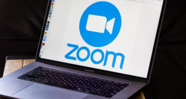 Zoom Beats Q2 Estimates but Issues Weak Revenue Growth View