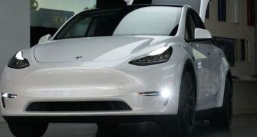 Tesla Blows Away 1Q 2022 Estimates, Issues Positive Outlook