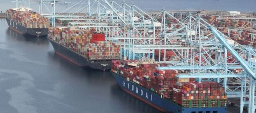 US Goods Trade Deficit Narrows to $105.90 Billion in April