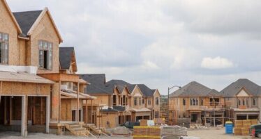 Canada Building Permits Unexpectedly Dips 0.60% m-o-m in April