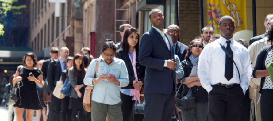 US Unemployment Claims Unexpectedly Declined to 243,000
