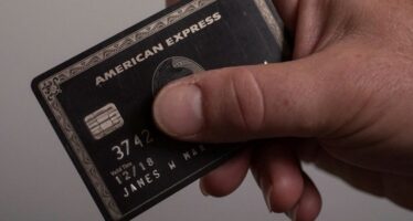 American Express Beats Q3 Estimates, Reaffirms FY22 Revenue View