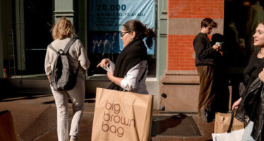 US Retail Sales Surpass Expectations, Jump by 3% in January
