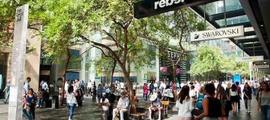 Australian Retail Sales Decline in June, Missing Expectations