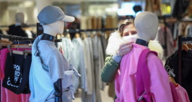 UK Retail Sales Experience a 1.20% m-o-m Weakening in July