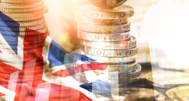 The UK Economy Unexpectedly Contracts by 0.50% m-o-m in July