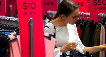 Australia Retail Sales Declined in October Amidst Economic Chaos
