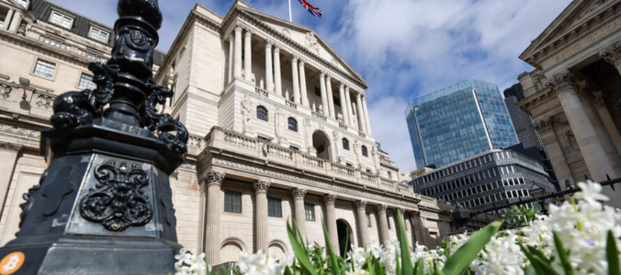 BoE Leaves Interest Rate Unchanged at a 15-Year High of 5.25%