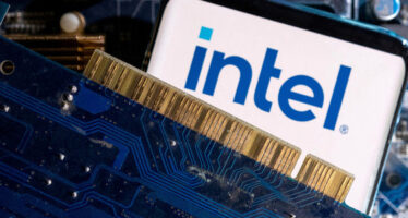 Intel Faces Stock Decline as Fiscal Q1 2024 Outlook Falls Short