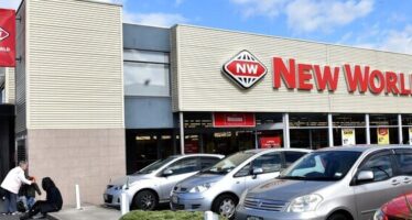 New Zealand Retail Sales Decline for 8th Consecutive Quarter