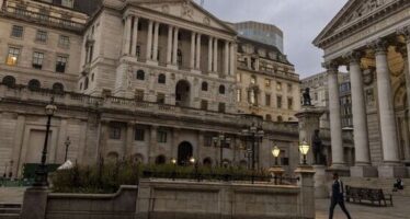 The Bank of England Leaves Interest Rates Unchanged at 5.25%