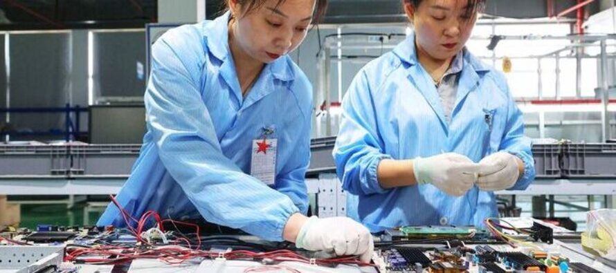 China’s Manufacturing PMI Rebounds to Expansion Zone in March